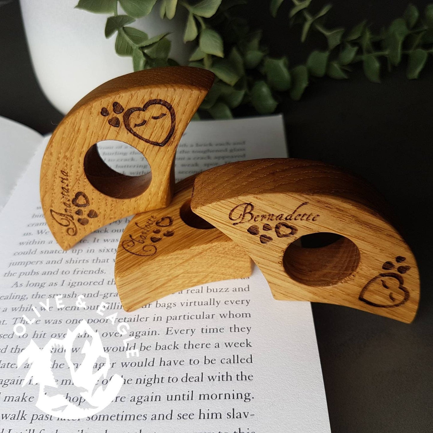 Personalised Hearts Oak Book Thumb spreader