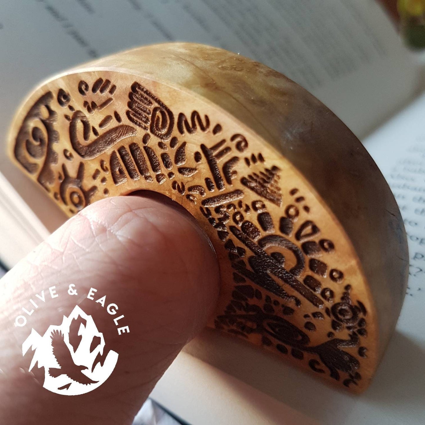 Book page holder Aztec theme