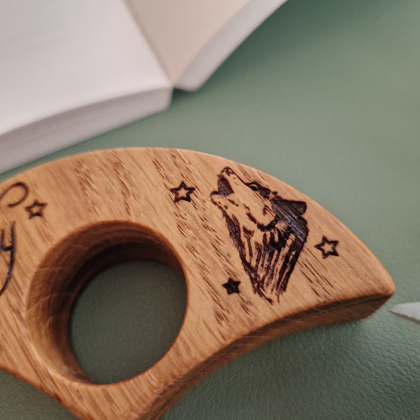 Personalized Oak Book Page Holder | Wolf & Stars Design | Laser Engraved Thumb Holder | Book Lover Gift | Reading Accessory | Custom Gift
