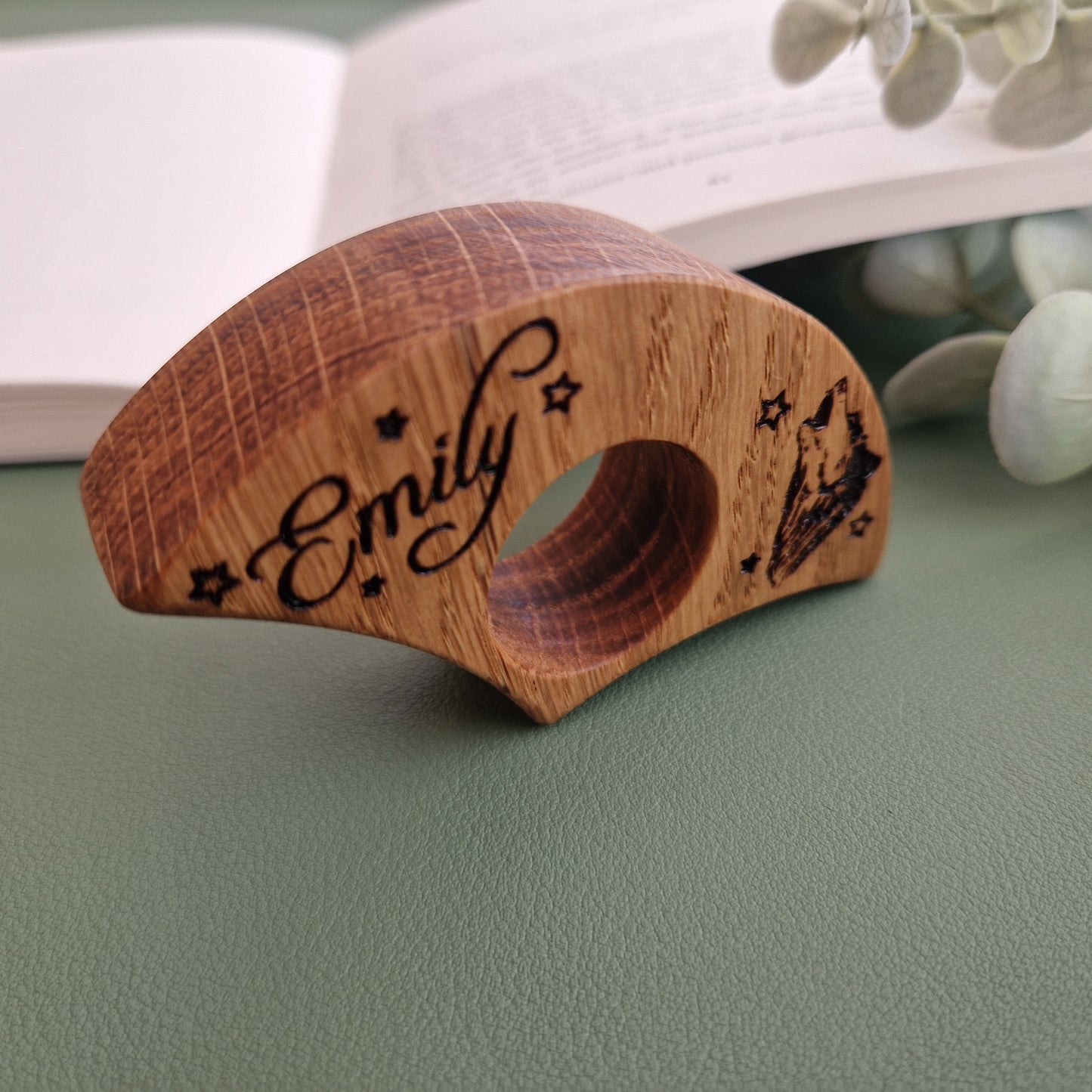 Personalized Oak Book Page Holder | Wolf & Stars Design | Laser Engraved Thumb Holder | Book Lover Gift | Reading Accessory | Custom Gift